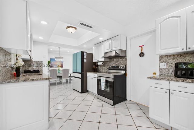 22682 SW 65th Ave, Boca Raton, FL 33428