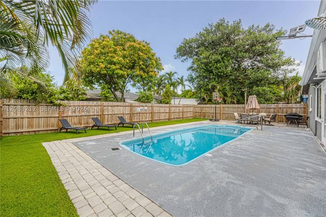 22682 SW 65th Ave, Boca Raton, FL 33428