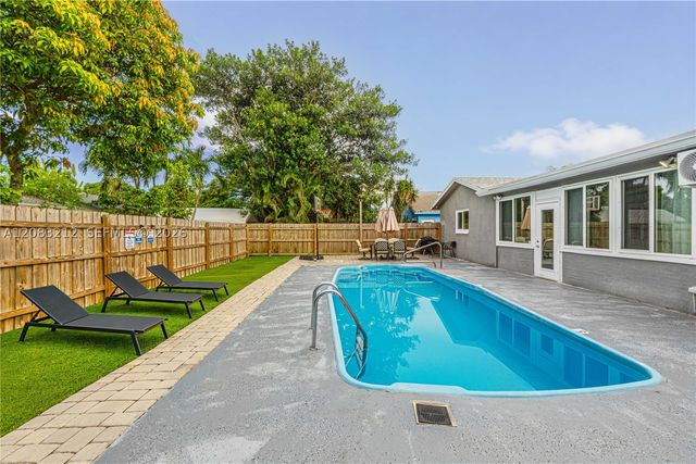22682 SW 65th Ave, Boca Raton, FL 33428