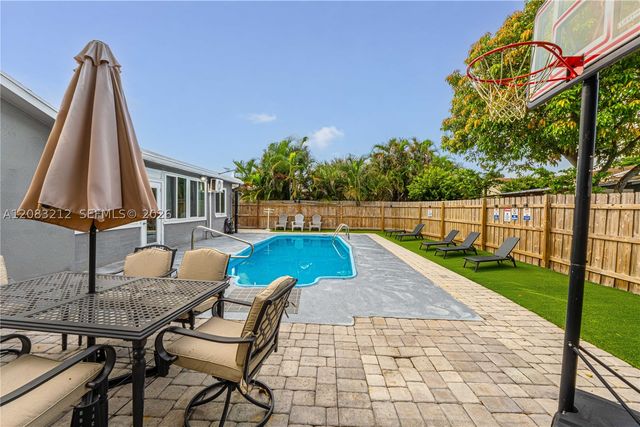 22682 SW 65th Ave, Boca Raton, FL 33428