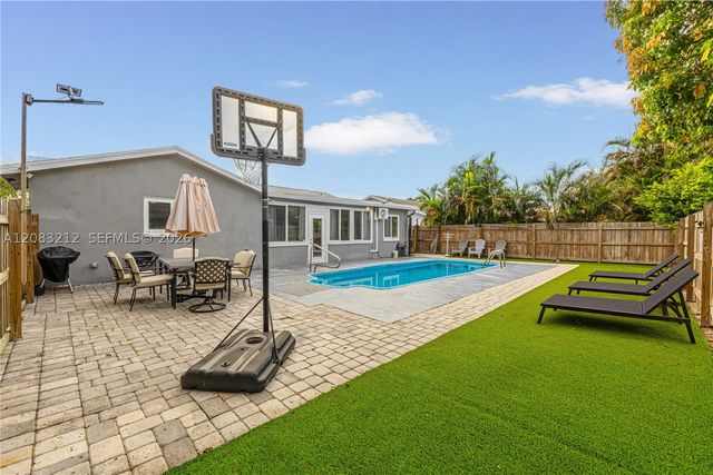 22682 SW 65th Ave, Boca Raton, FL 33428