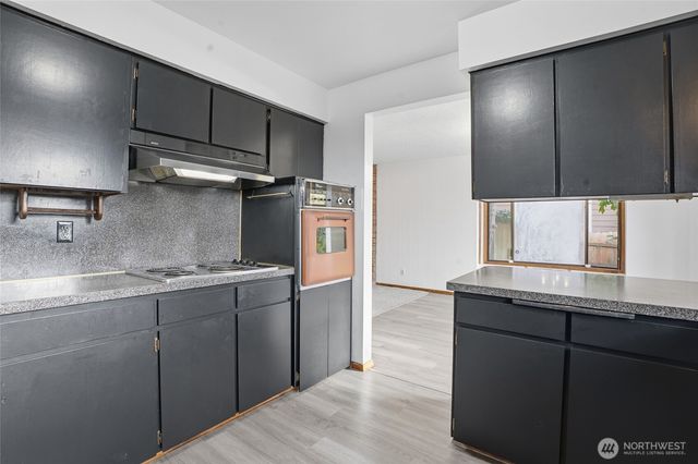 2305 Burcham Street, Kelso, WA 98626