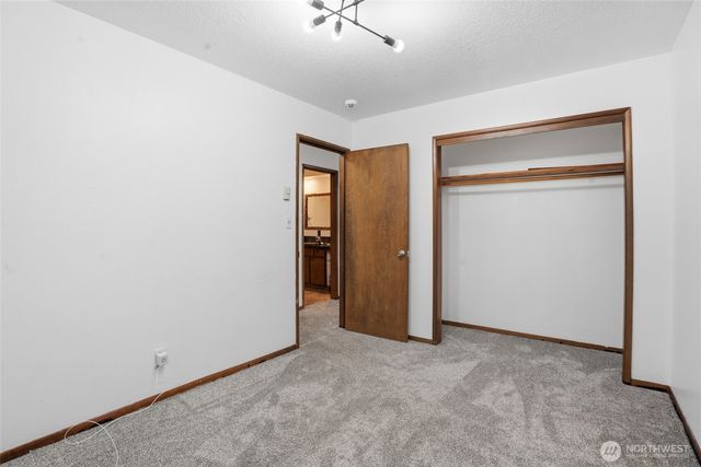 2305 Burcham Street, Kelso, WA 98626