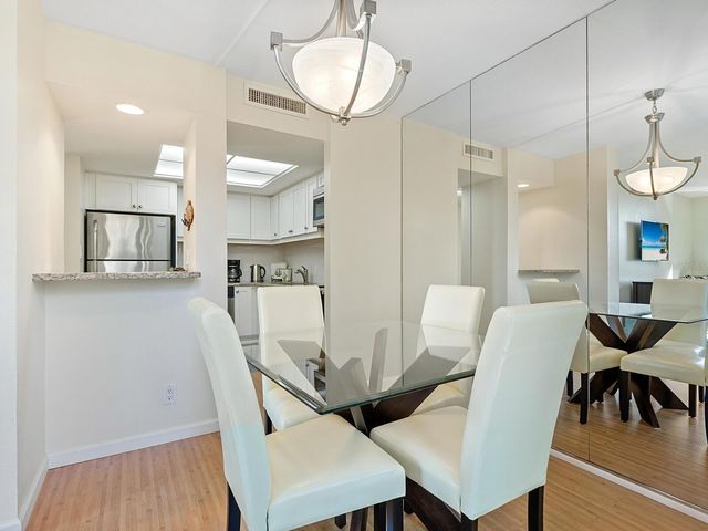 22 SANDY COVE ROAD APT 203, Sarasota, FL 34242