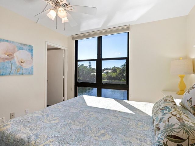 22 SANDY COVE ROAD APT 203, Sarasota, FL 34242