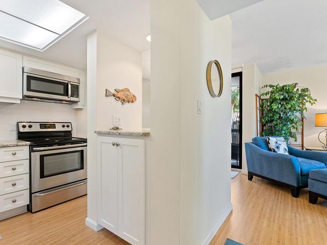 22 SANDY COVE ROAD APT 203, Sarasota, FL 34242