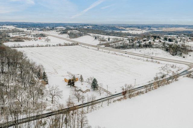 S78W30182 Sugden ROAD, Mukwonago, WI 53149