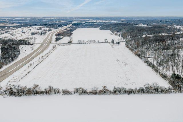 S78W30182 Sugden ROAD, Mukwonago, WI 53149