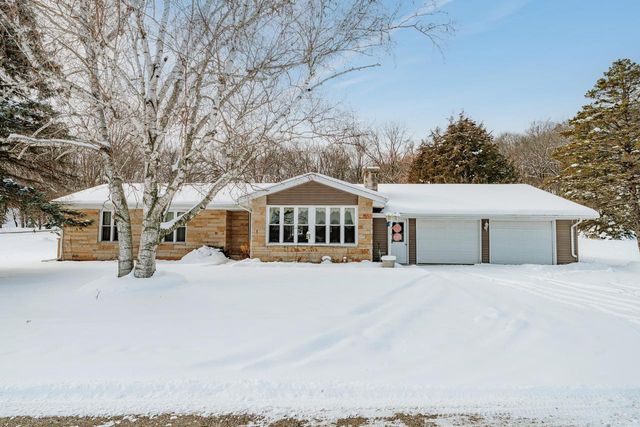 S78W30182 Sugden ROAD, Mukwonago, WI 53149