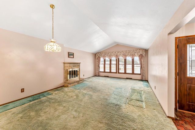 S78W30182 Sugden ROAD, Mukwonago, WI 53149