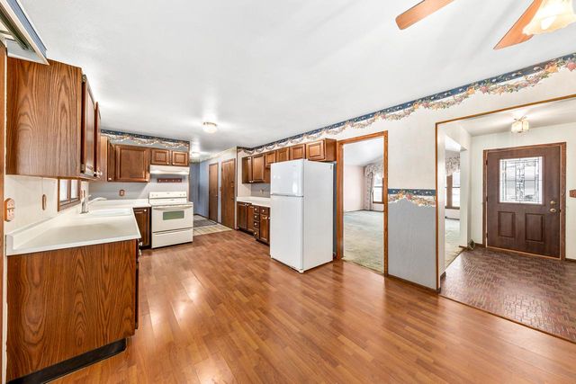 S78W30182 Sugden ROAD, Mukwonago, WI 53149