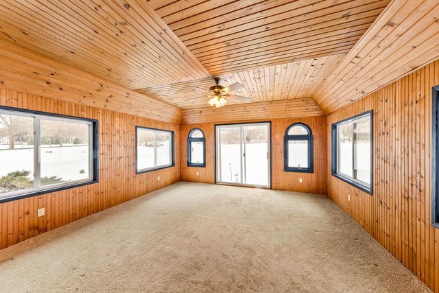 S78W30182 Sugden ROAD, Mukwonago, WI 53149