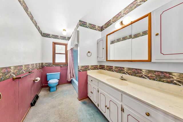 S78W30182 Sugden ROAD, Mukwonago, WI 53149