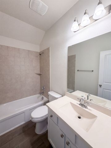 1421 Prairie Lake Court, Lewisville, TX 75010