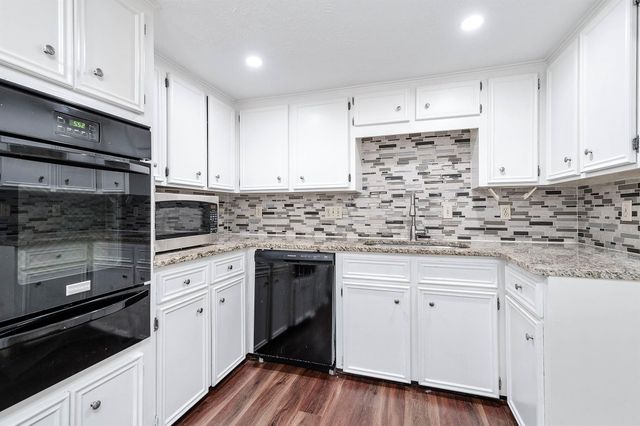 1922 Arcadia Drive, Sugar Land, TX 77498