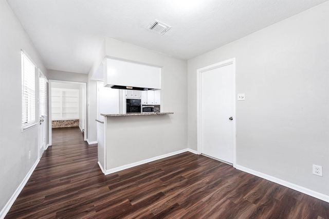 1922 Arcadia Drive, Sugar Land, TX 77498