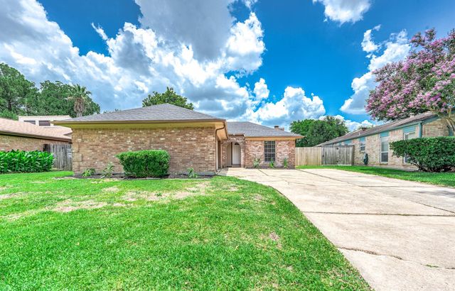 1922 Arcadia Drive, Sugar Land, TX 77498