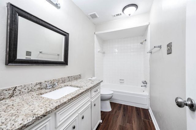 1922 Arcadia Drive, Sugar Land, TX 77498