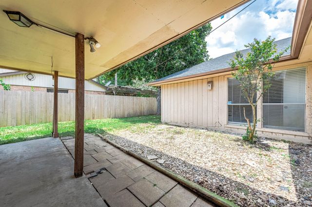 1922 Arcadia Drive, Sugar Land, TX 77498