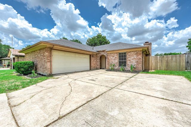 1922 Arcadia Drive, Sugar Land, TX 77498