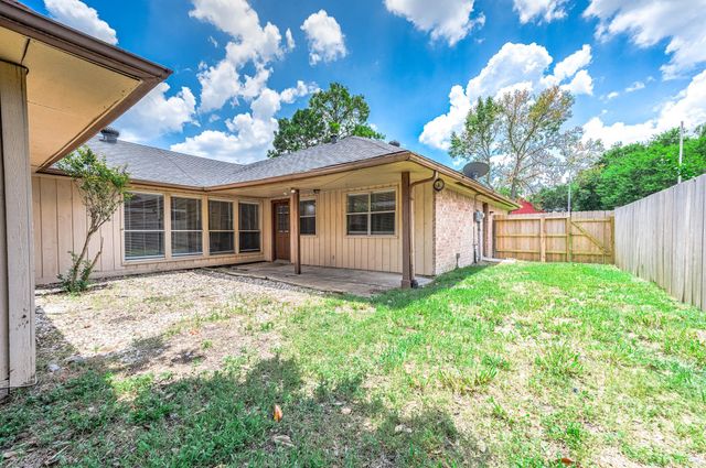 1922 Arcadia Drive, Sugar Land, TX 77498