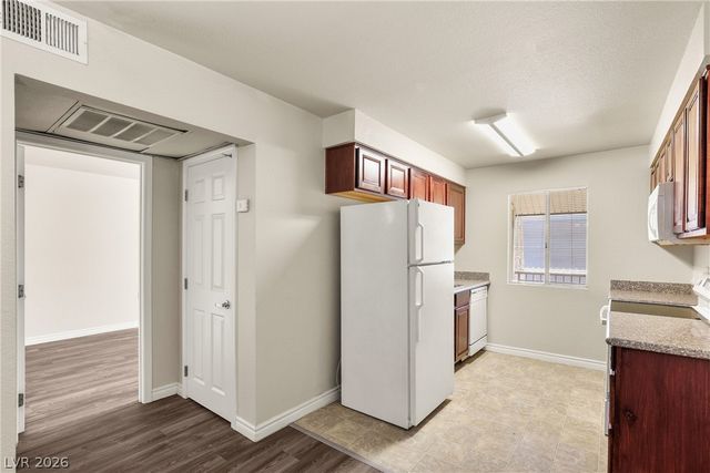 5163 Indian River Drive 220, Las Vegas, NV 89103