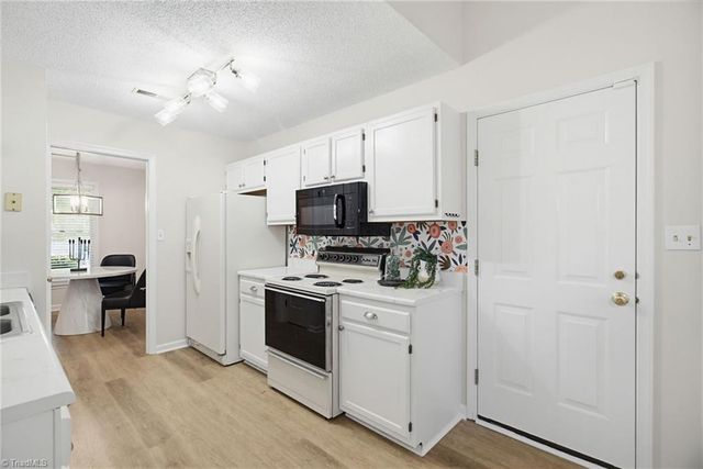 5509 Greenfield Way, Mcleansville, NC 27301