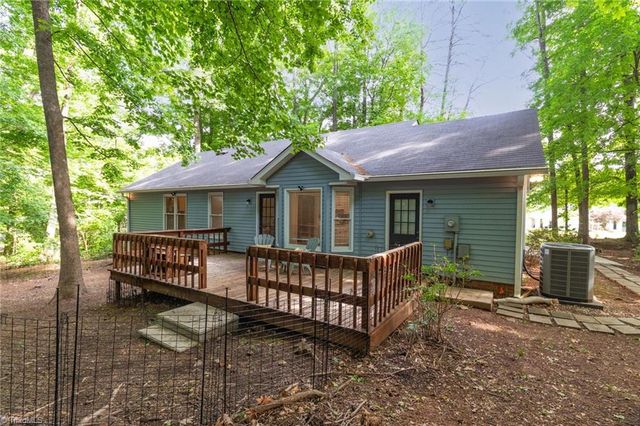 5509 Greenfield Way, Mcleansville, NC 27301