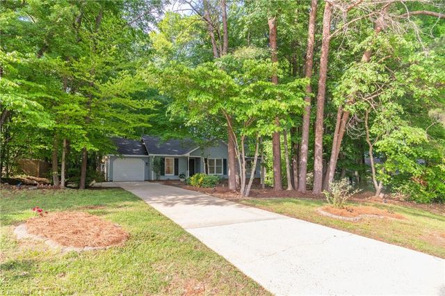 5509 Greenfield Way, Mcleansville, NC 27301