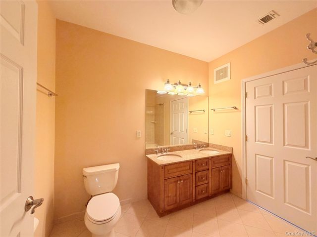943 Tower Ridge Circle, Middletown, NY 10941