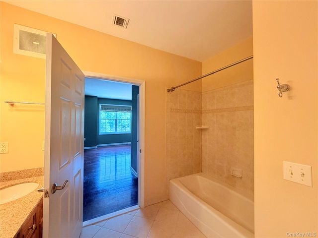 943 Tower Ridge Circle, Middletown, NY 10941