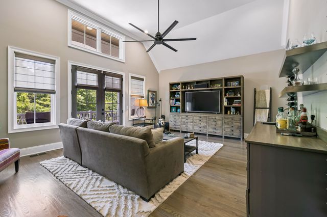 3815A Woodmont Ln, Nashville, TN 37215