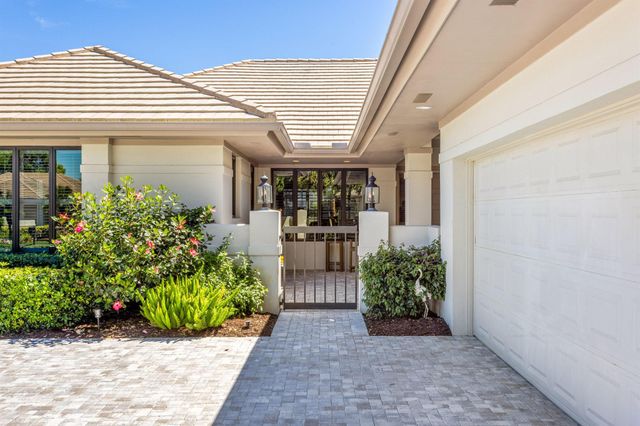 5990 SE Oakmont Place, Stuart, FL 34997