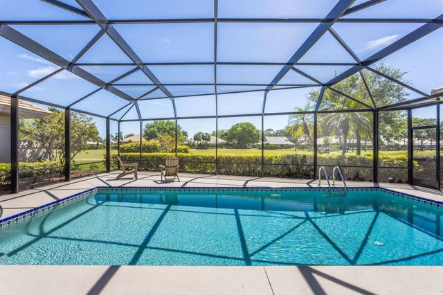 5990 SE Oakmont Place, Stuart, FL 34997