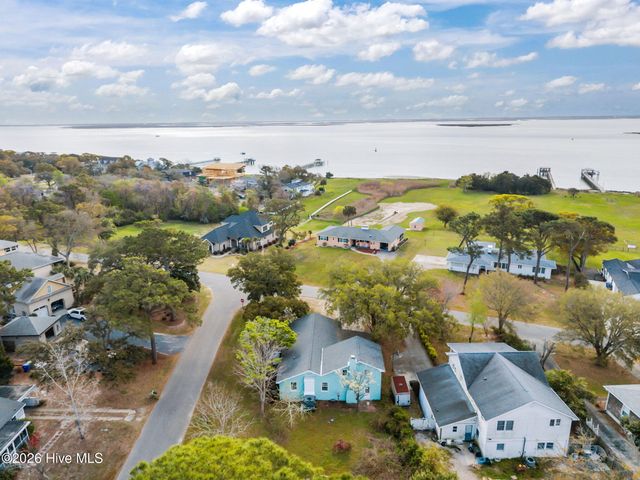 109 River Drive, Southport, NC 28461
