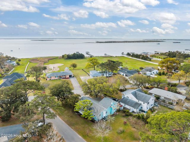 109 River Drive, Southport, NC 28461