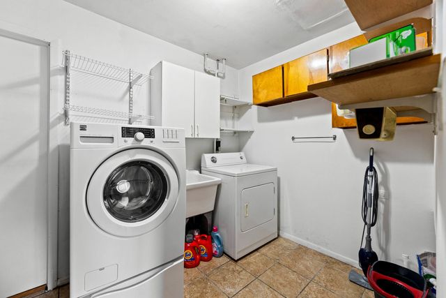 8245 S 83rd Avenue, Justice, IL 60458