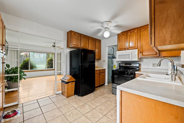 8245 S 83rd Avenue, Justice, IL 60458