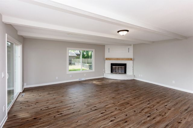 205 SE East Lawn Drive, Ankeny, IA 50021