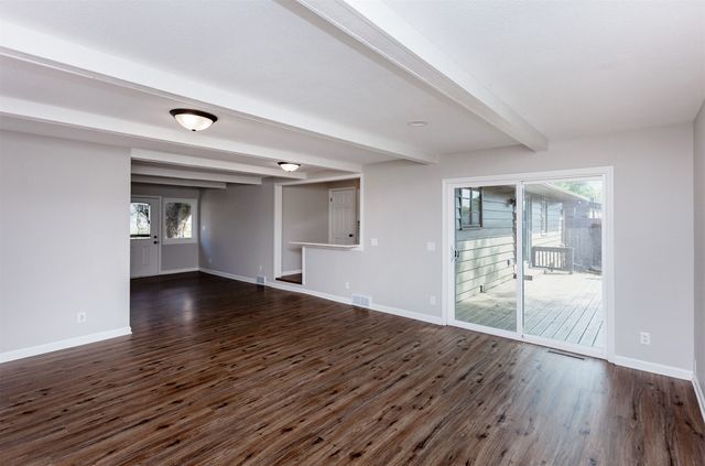 205 SE East Lawn Drive, Ankeny, IA 50021