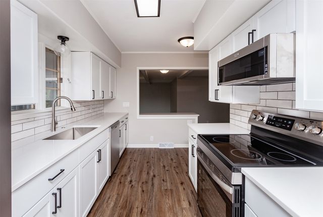 205 SE East Lawn Drive, Ankeny, IA 50021