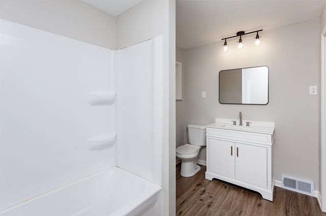 205 SE East Lawn Drive, Ankeny, IA 50021