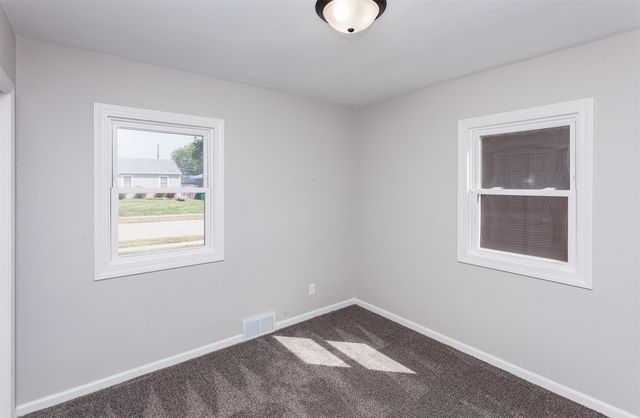 205 SE East Lawn Drive, Ankeny, IA 50021