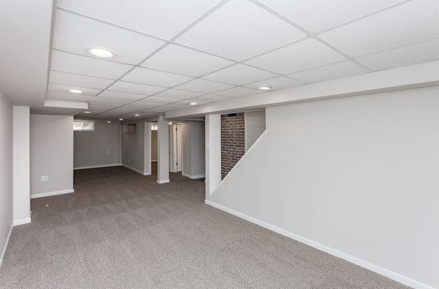 205 SE East Lawn Drive, Ankeny, IA 50021