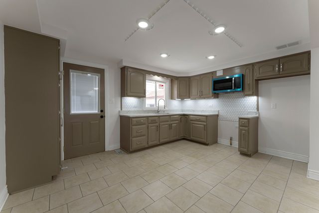 4515 W 88th Street, Hometown, IL 60456