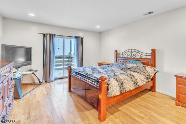 24 12Th Ave, Paterson City, NJ 07501