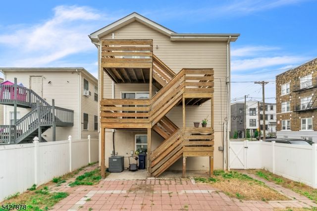 24 12Th Ave, Paterson City, NJ 07501
