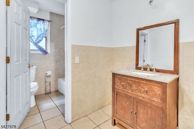 24 12Th Ave, Paterson City, NJ 07501