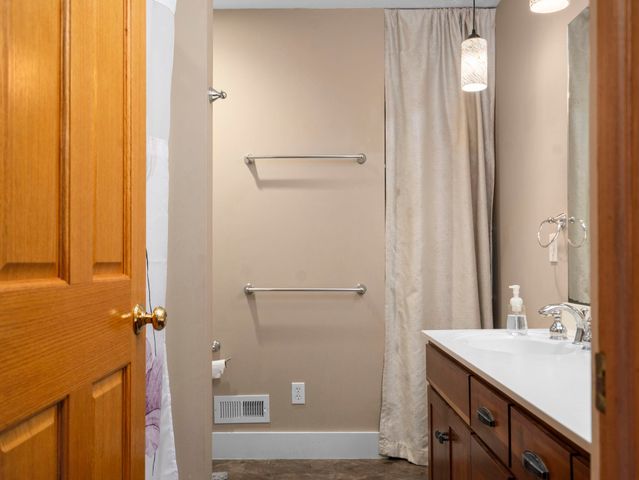 1719 Vanderlip Road, East Bay Twp, MI 49686