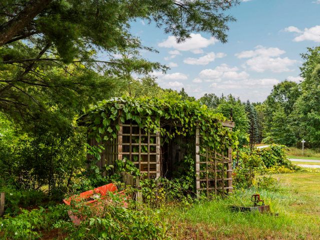 1719 Vanderlip Road, East Bay Twp, MI 49686